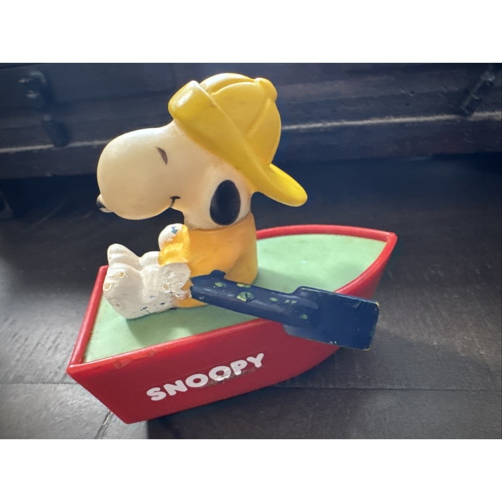Vintage‎ 1958 Aviva United Feature Syndicate Peanuts Snoopy Rowing Boat Toy